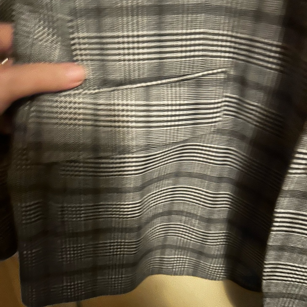 Tailorbyrd Men's Black and Gray Plaid Blazer - Picture 3 of 7